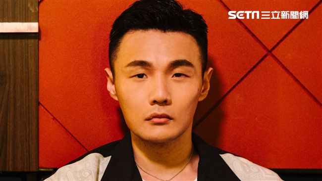 李榮浩走訪神秘景點　市場攤販搶請客