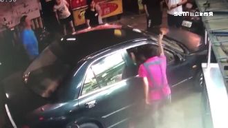 酒駕撞夜市冰店　他竟要移工上車頂罪