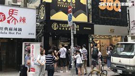 老虎堂,黑糖珍珠鮮奶,手炒黑糖,焦糖色素,買一送一,朱學恒
圖／簡佑庭攝