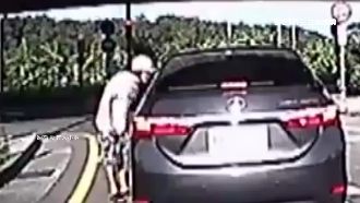 交流道攔車要錢加油　網：天天遇到他