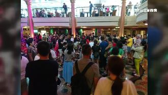 郵輪行程一改再改　數百旅客霸船怒嗆