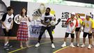 NBA年度最有價值火箭球星「大鬍子」哈登（James Harden），造訪台灣，首次錄綜藝節目初體驗，獻給吳宗憲主持的《綜藝玩很大》。（記者邱榮吉/攝影）