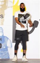 NBA年度最有價值火箭球星「大鬍子」哈登（James Harden）造訪台灣。（記