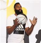 NBA年度最有價值火箭球星「大鬍子」哈登（James Harden）造訪台灣。（記
