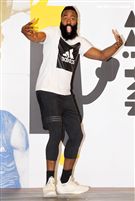 NBA年度最有價值火箭球星「大鬍子」哈登（James Harden）造訪台灣。（記