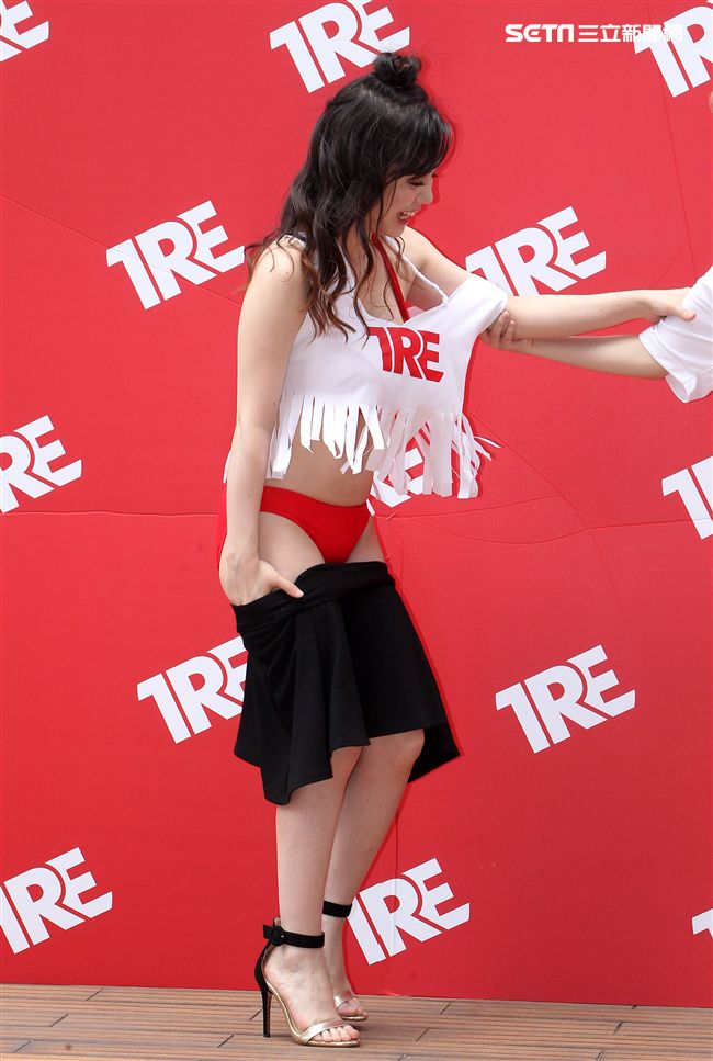 日本AV女優吉川愛美H罩杯巨乳讓粉絲瘋狂。（記者邱榮吉/攝影）