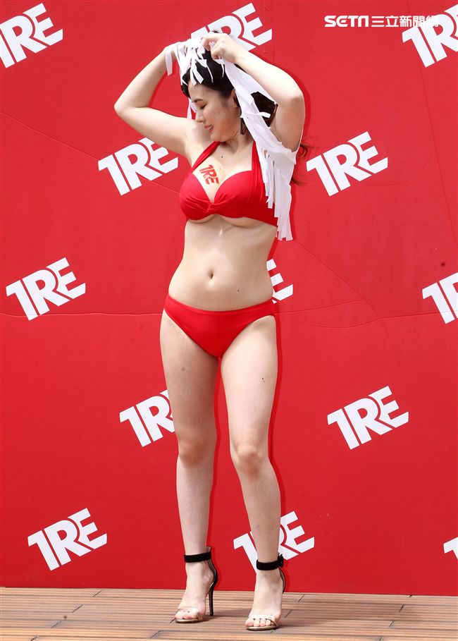 日本AV女優吉川愛美H罩杯巨乳讓粉絲瘋狂。（記者邱榮吉/攝影）