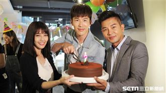 黃少祺47歲了！韓瑜謝承均獻吻祝福