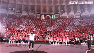 粉絲太熱情！哈登嗨到原味球鞋直接送