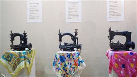金門百年縫紉機特展　百年老針車吸睛「戀戀針線情–百年縫紉機特展」5日在金門縣文化局開幕，當中一台威爾科克斯＆吉布斯200型草帽機（中）約於1885年至1895年間製造，距今已有超過120年歷史。中央社記者黃慧敏攝　107年7月5日