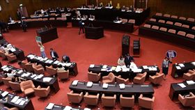 立院拚公司法三讀（2）立法院6日處理公司法修正草案，相關爭議條文朝野意見分歧，將以逐條表決方式處理。中央社記者孫仲達攝  107年7月6日