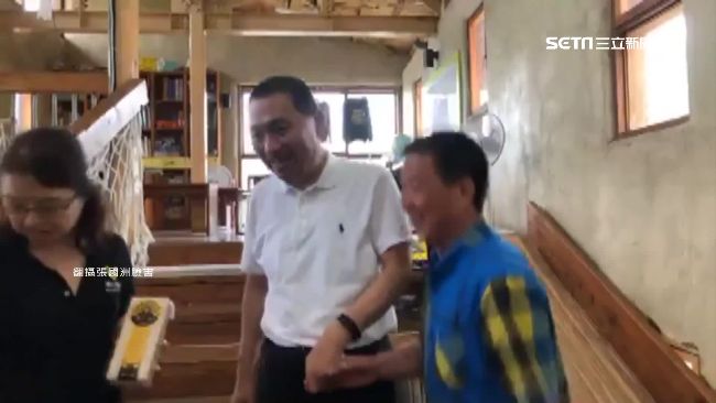 侯友宜台東輔選張國洲　遭酸黑白和解