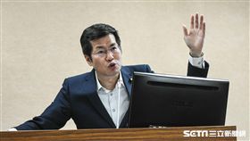 民進黨立法委員羅致政出席國防及外交委員會質詢。 （圖／記者林敬旻攝）