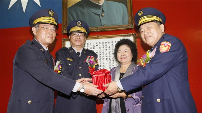 高市警局長提早退休　開拓人生第二春