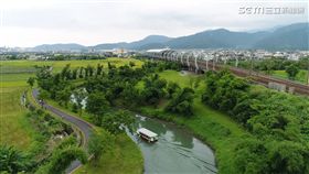 冬山河,小船,搭船,電動小船,宜蘭（冬山鄉公所提供)