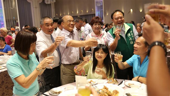 侯、蘇王不見王　跑攤「無縫接軌」！
