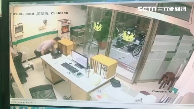 乾姊遭警強制送醫　他竟砸派出所洩恨