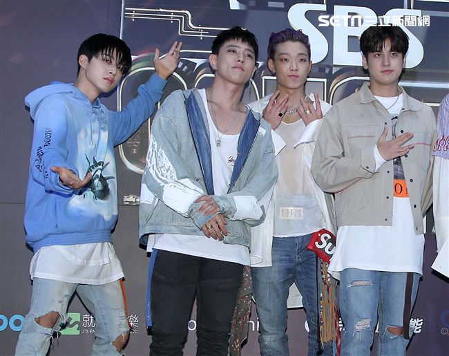 韓國次世代神偶像iKON。（記者邱榮吉/攝影）