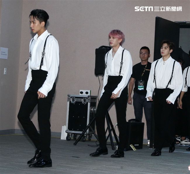 韓國男神級概念偶像VIXX。（記者邱榮吉/攝影）