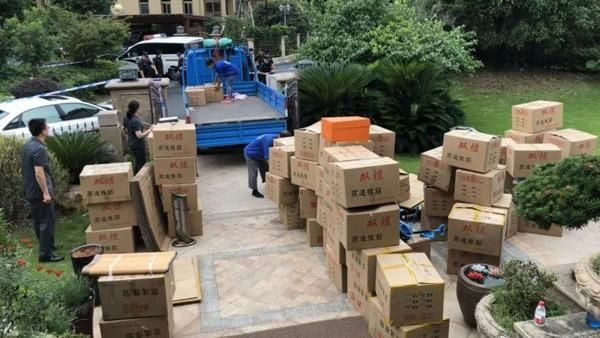 土豪別墅被查封　清出200箱名牌貨