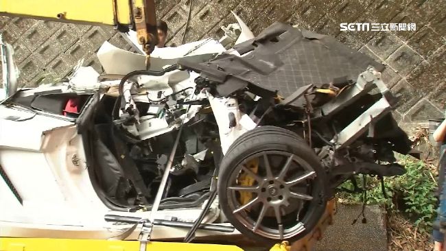 藍寶堅尼故障？撞車前儀表板就亮燈號