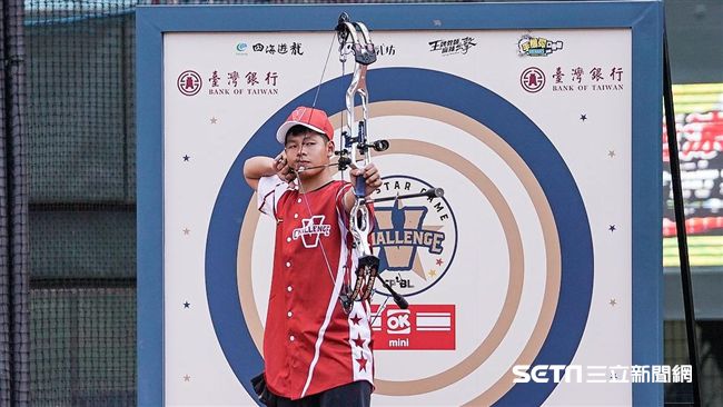 搶走林哲瑄鋒頭　林哲瑋棒球場秀神射