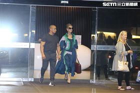 席琳狄翁翩然抵台  獻飛吻展親民風[20180708台北訊]