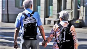 老人，夫妻，散步（圖／翻攝自pixabay）