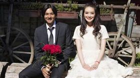 舒淇，馮德倫，婚紗。(翻攝自微博)