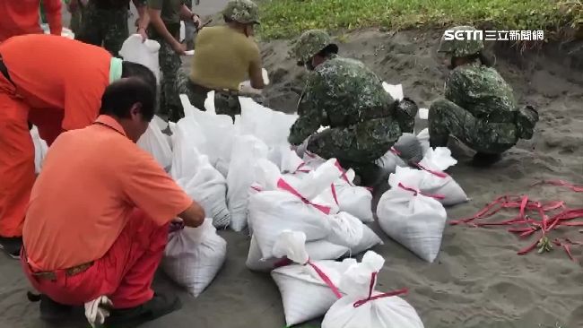 國軍不敢懈怠　備2千沙包助民防颱