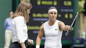 Dominika Cibulkova向執行長抗議（圖／美聯社／達志影像）