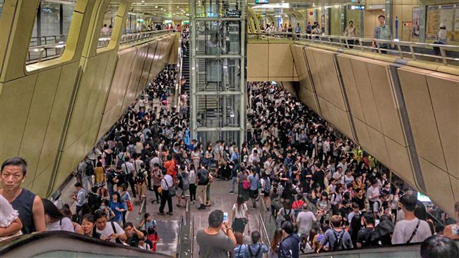 強颱直撲北台　下班人潮塞爆宛如跨年