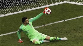 ▲克羅埃西亞門將Danijel Subasic擋住12碼球。（圖／美聯社／達志影像）