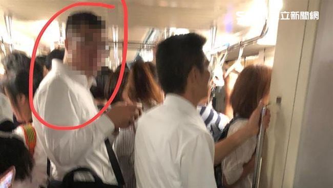 4點之亂！捷運板南線驚見磨蹭噁男
