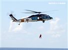 S70C海鷗救護直升機實施吊掛救護操演。（記者邱榮吉/台東拍攝）