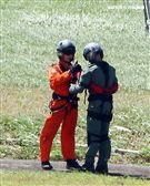 S70C海鷗救護直升機實施吊掛救護操演。（記者邱榮吉/台東拍攝）