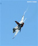 IDF經國號戰機實施高難度性能展示。（記者邱榮吉/台東拍攝）