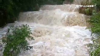 溪水暴漲現水瀑布　新竹急撤離上百人
