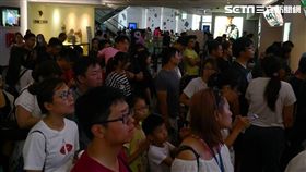 新北颱風假　板橋大遠百影城人潮