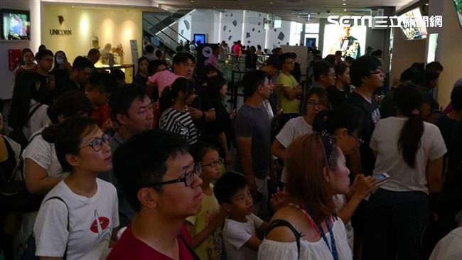 爽賺假！新北人攻佔影城「人滿出來」