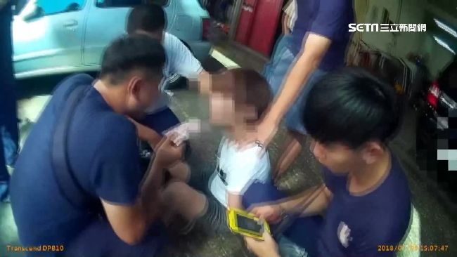 網購公仔被騙！男大生扮柯南揪騙徒