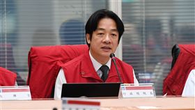 行政院長賴清德10日赴中央災害應變中心視察。（圖／行政院提供）