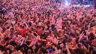 踢進世足冠軍賽　克國球迷暴動了