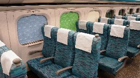 高鐵藝術車窗  不期而遇藍綠遮光簾