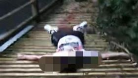 張家界落石砸死遊客。（圖／翻攝網路）