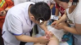 男童,大陸,拉鍊,生殖器,夾住（圖／翻攝自秒拍）