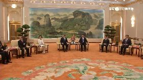 d靠連拉攏台1800