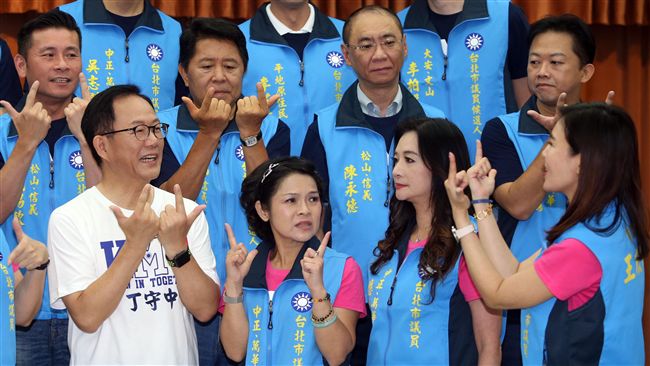看到丁丁民調..蔡正元嘆：已定江山