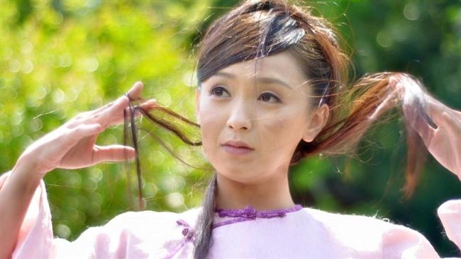 右乳遭抓膝蓋被掰開　女星險遭鬼性侵
