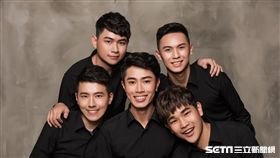  康是美,彩妝師。